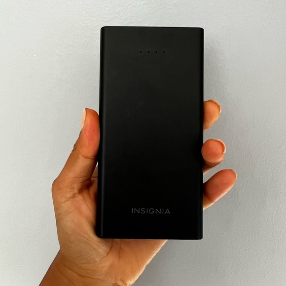 Insignia portable charger - Picture 3 of 5